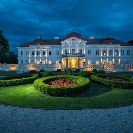 Art Hotel Kastiel Tomášov المظهر الخارجي الصورة