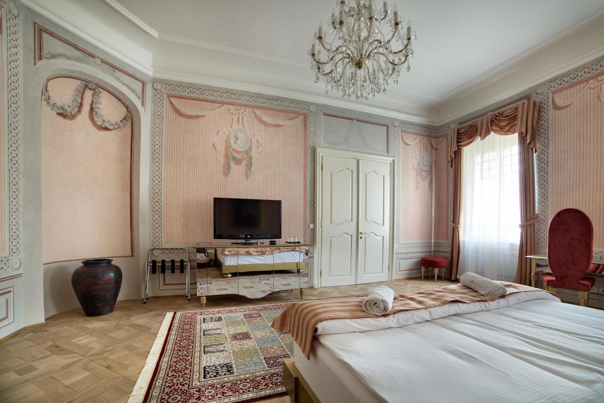 Art Hotel Kastiel Tomášov الغرفة الصورة