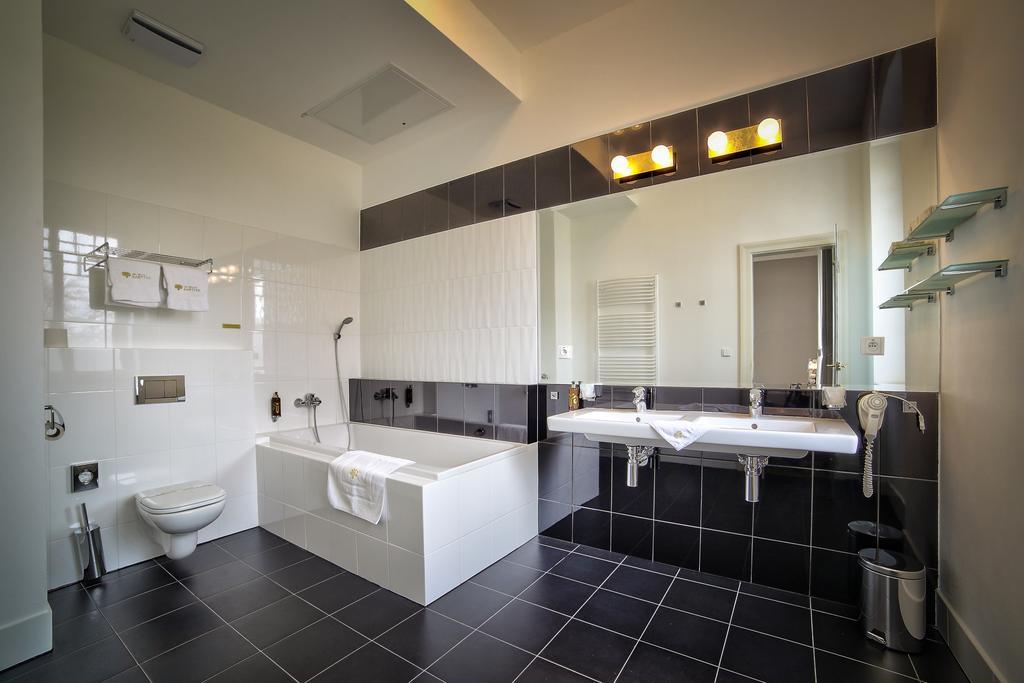 Art Hotel Kastiel Tomášov الغرفة الصورة